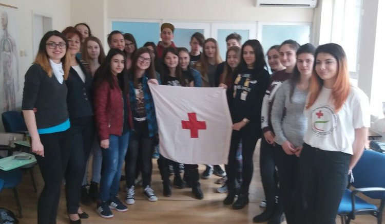 Минка Сърнешка подкрепи Българския младежки червен кръст