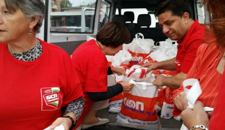 БСП Пловдив дари на бедстващите в Мизия тон и половина храни