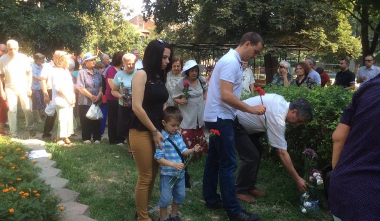 Социалисти от Пловдив почетоха паметта на Вапцаров